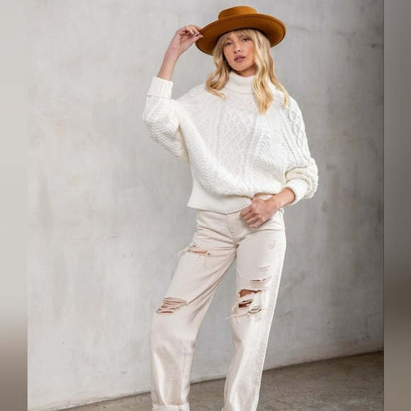 Love Stitch Dolman Sleeve Cable knit Sweater In Cream - Picture 3 of 8